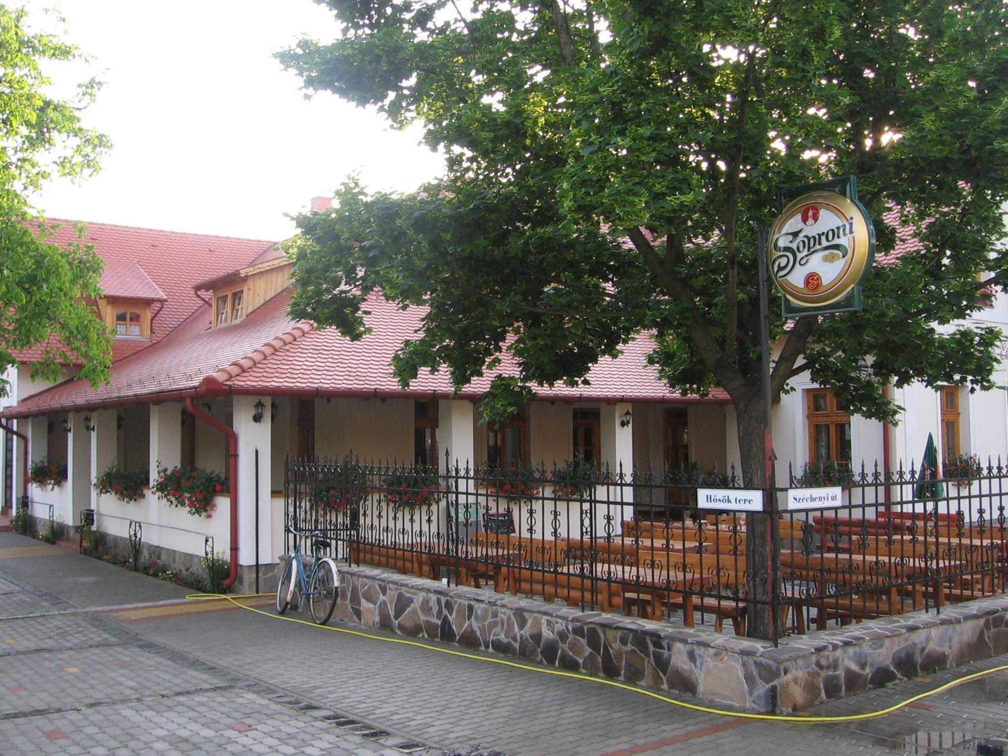 Racz Fogado Hotel Kisoroszi Екстериор снимка