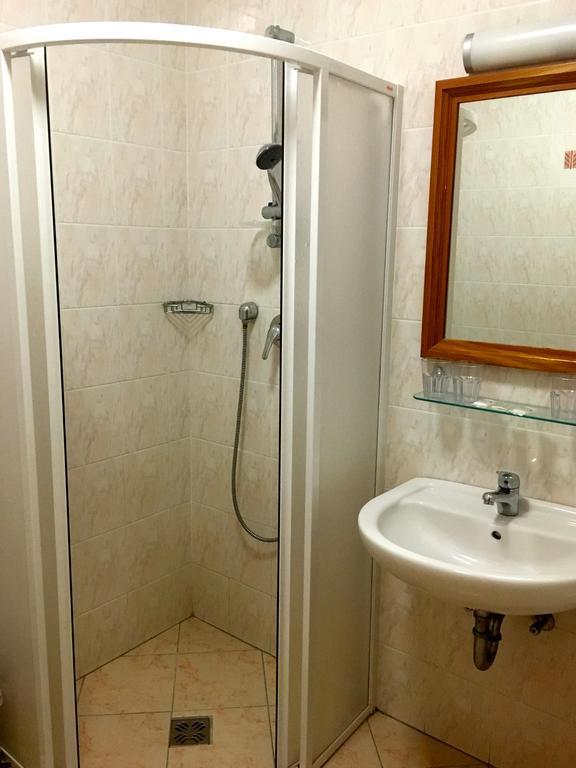 Racz Fogado Hotel Kisoroszi Екстериор снимка