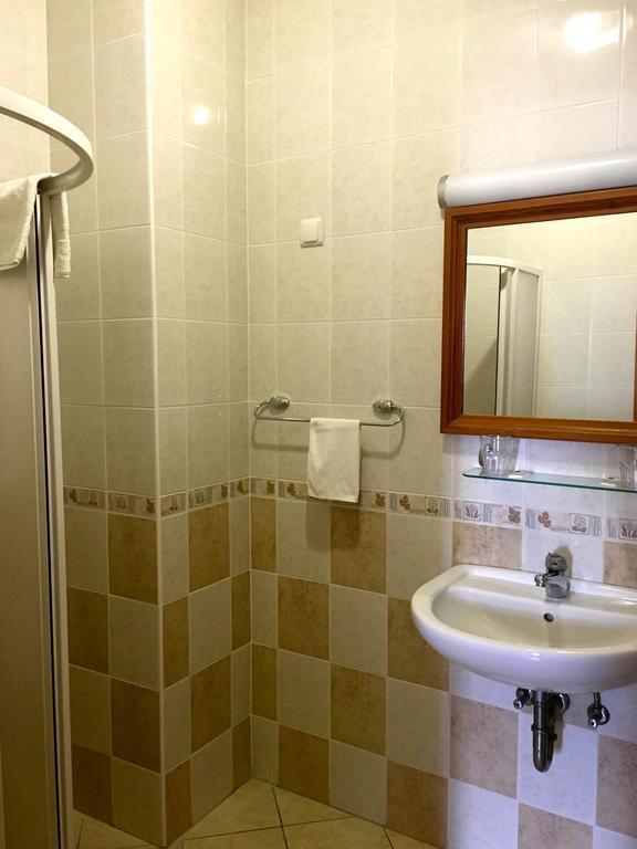 Racz Fogado Hotel Kisoroszi Екстериор снимка
